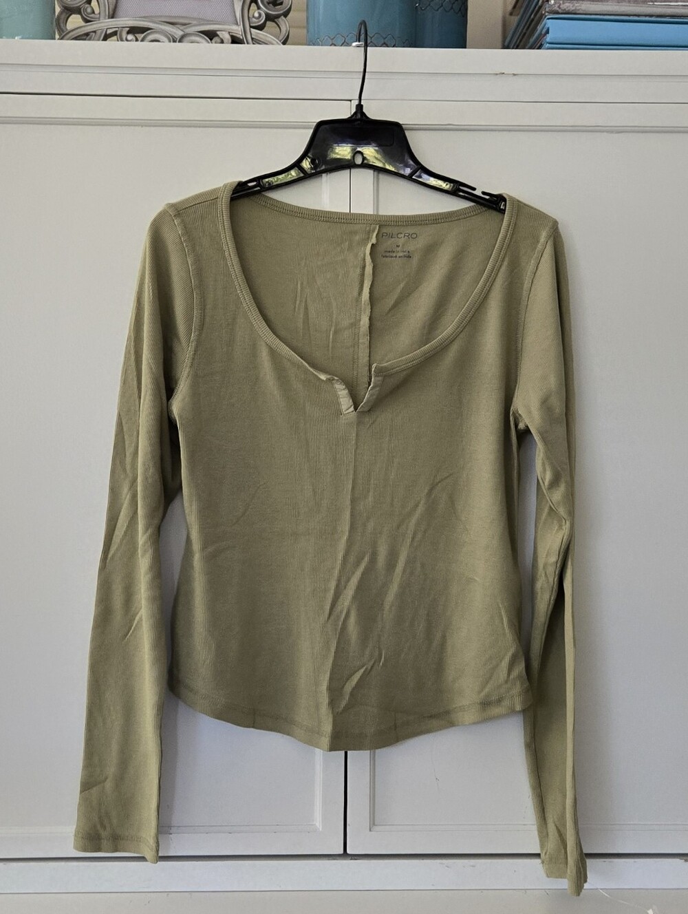NWT Pilcro Olive Green Long-Sleeve Scoop Neck Notch Tee - Picture 2 of 6